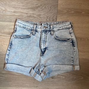 Wild Fable Highest Rise Mom Shorts Light Wash Cuffed High Waisted Shorts Size 2